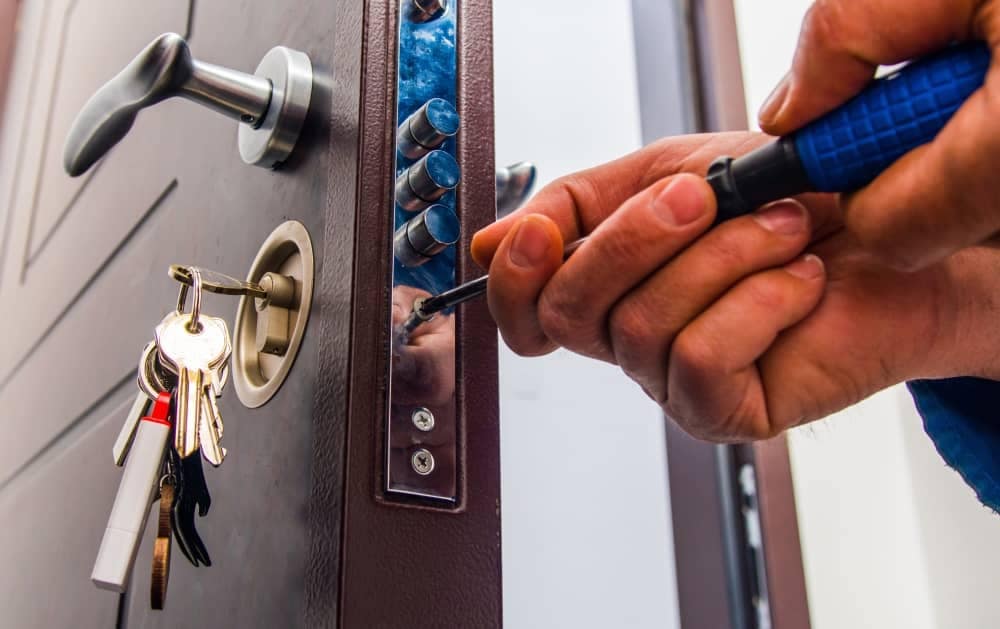 locksmith-repairing-door-lock Professional mobile locksmiths constantly learn and enhance their qualifications to provide their customers with the highest quality services.